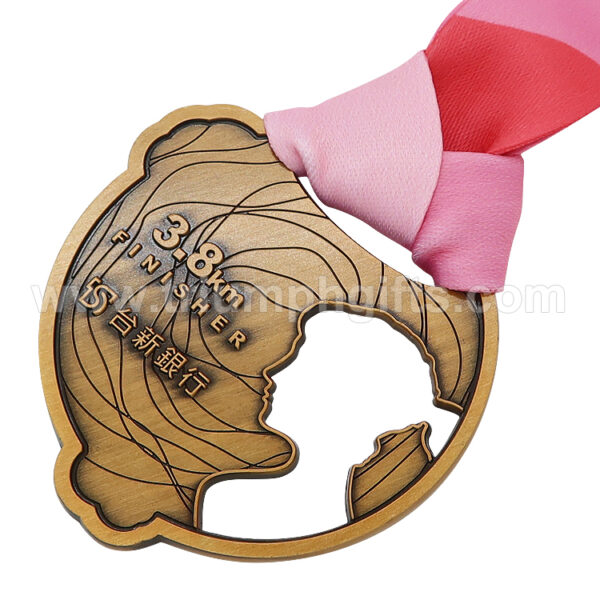 Custom Sport Run Medal with Elegant Cut-Out Design - Image 3