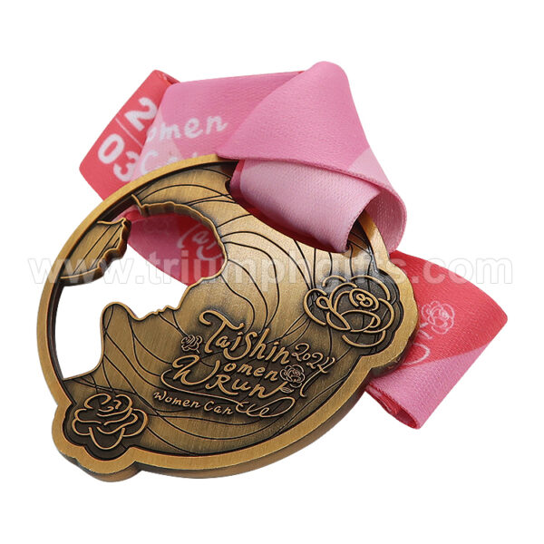 Custom Sport Run Medal with Elegant Cut-Out Design